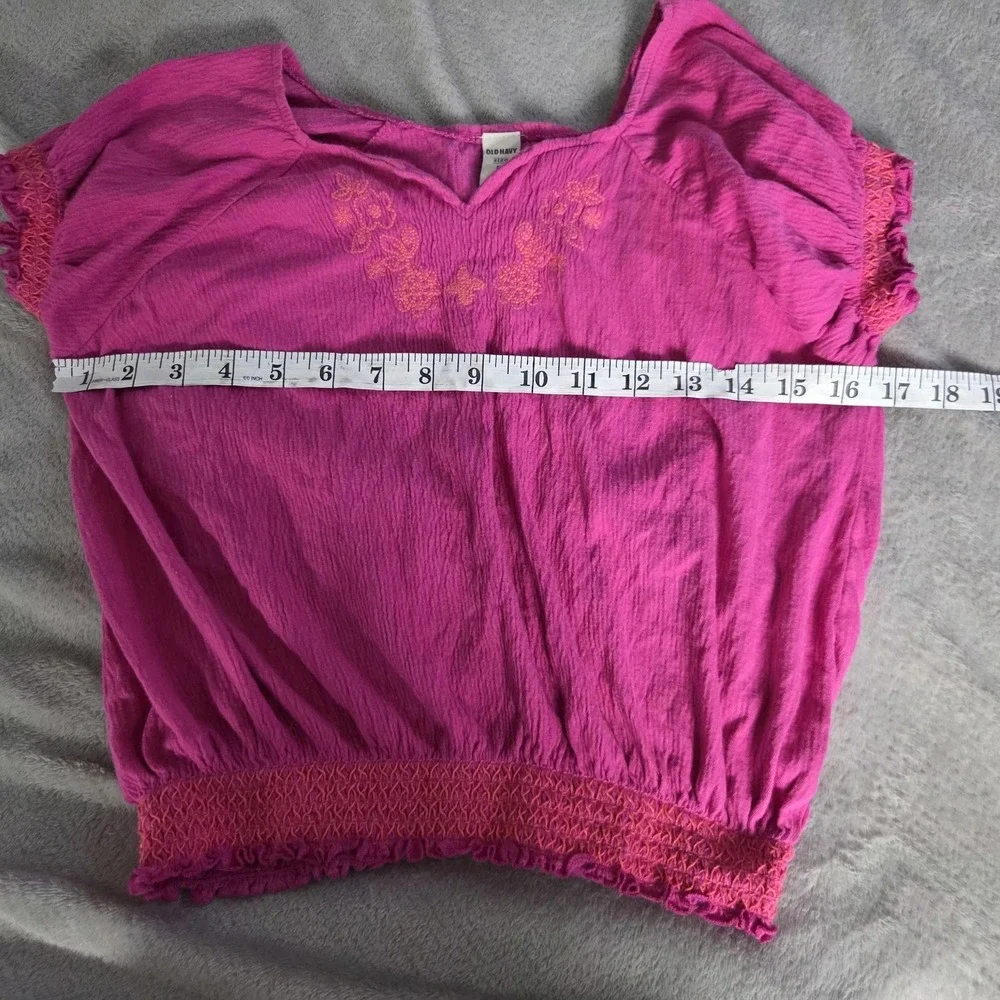 Old Navy along lightweight views