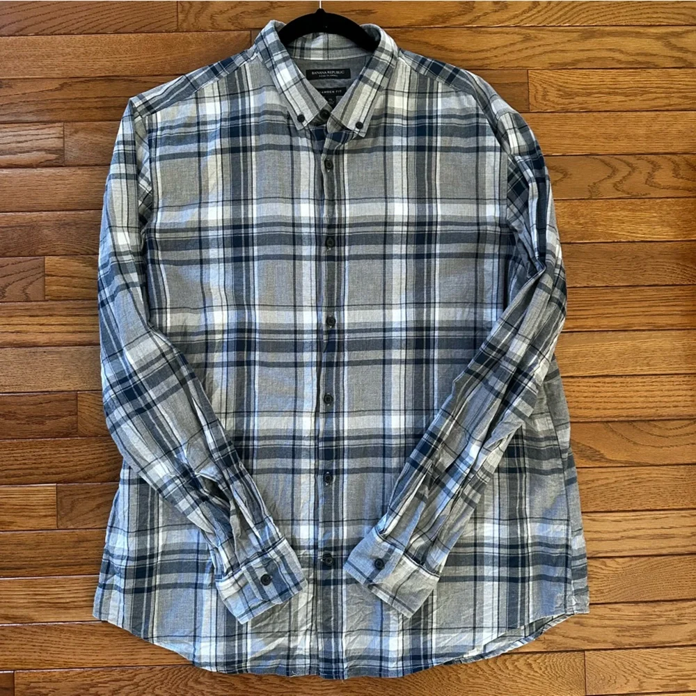 🩶 BANANA REPUBLIC men’s Plaid Button-Up Shirt Gray & Navy plaid XL flannel