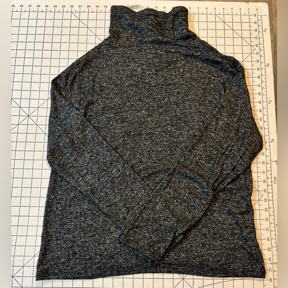 J. Crew Men’s Size XL Dark Grey Drawstring Turtleneck‎