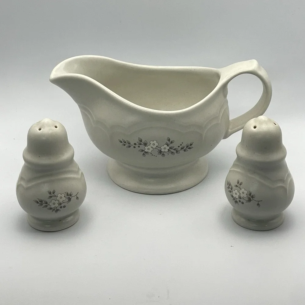 Vintage‎ Pfaltzgraff Gravy Boat Salt & Pepper 3 Pc Set-Retired Heirloom Pattern