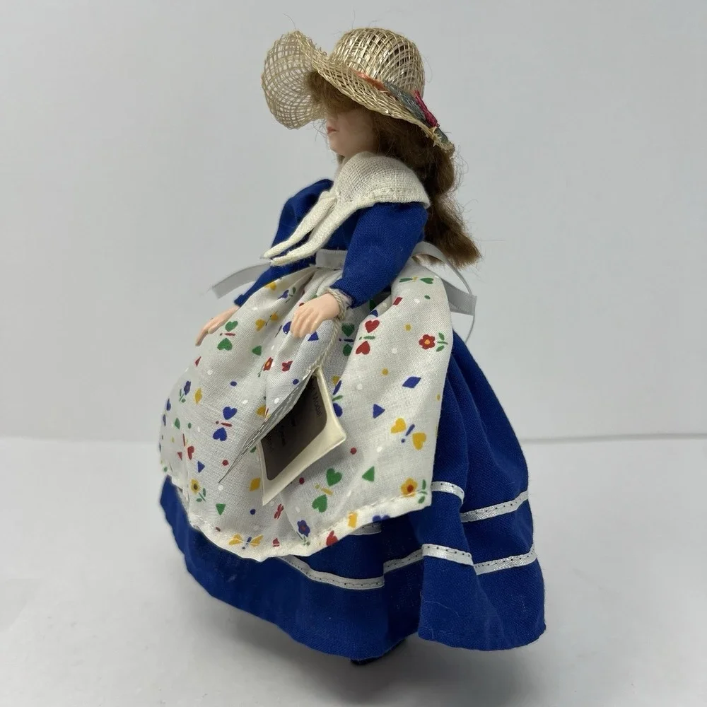 Collectors Costume Dolls Peggy Nisbet Bonnie B392 Cries of London Series