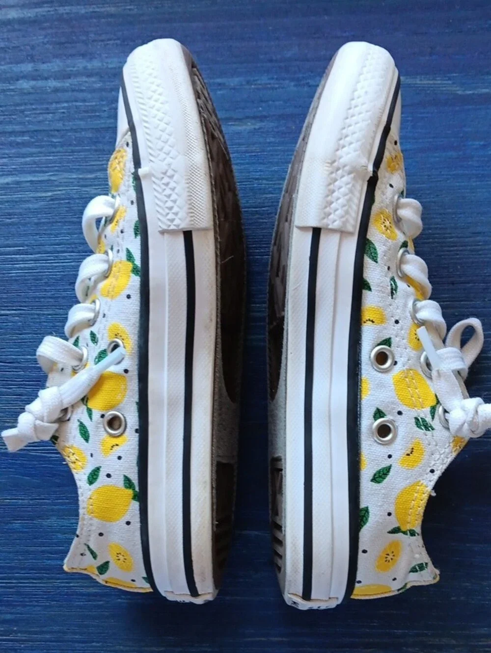 Converse low top