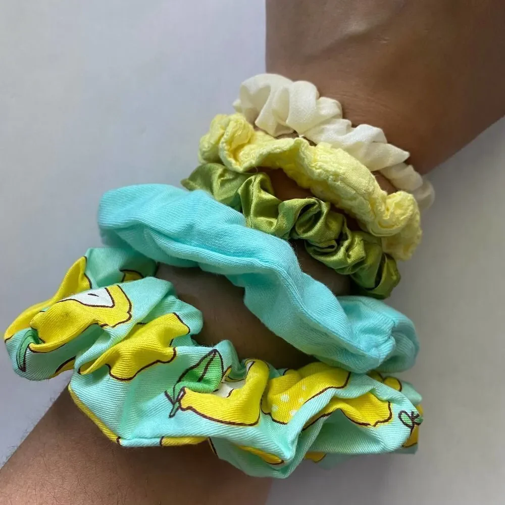 𝅺Set of 5 Scrunchies - Lemons