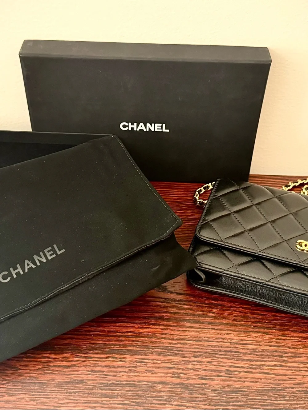 CHANEL finish chain