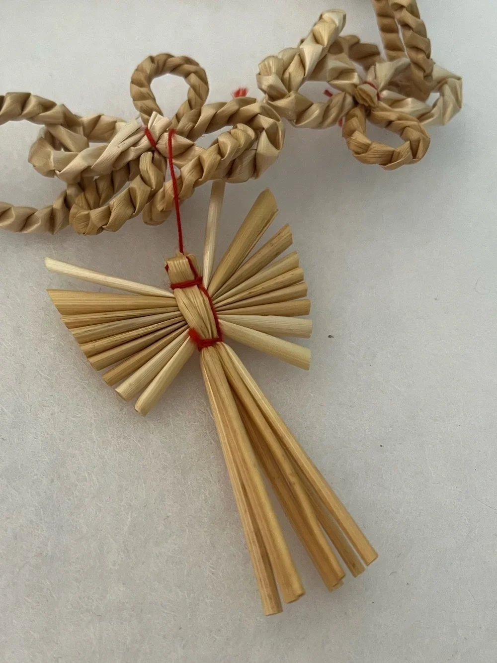 N/A straw tree