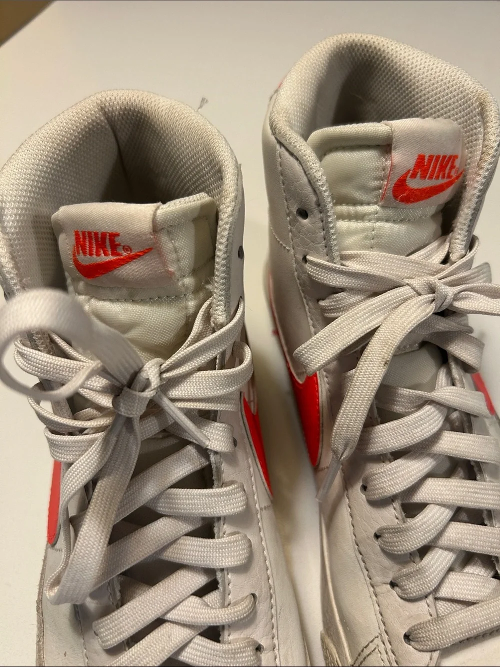 Nike Kids High-Top Sneakers in White and Red-Orange