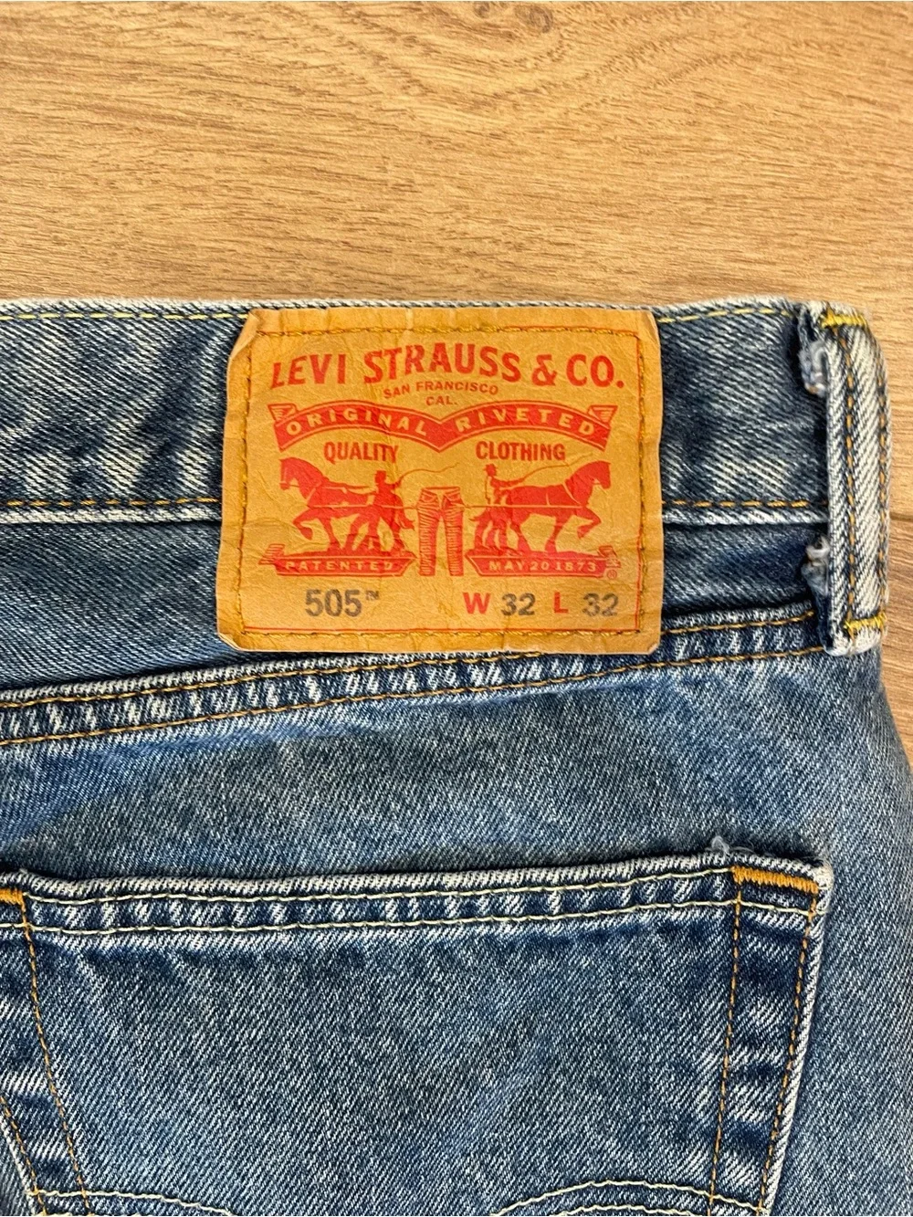 Levis straight leg