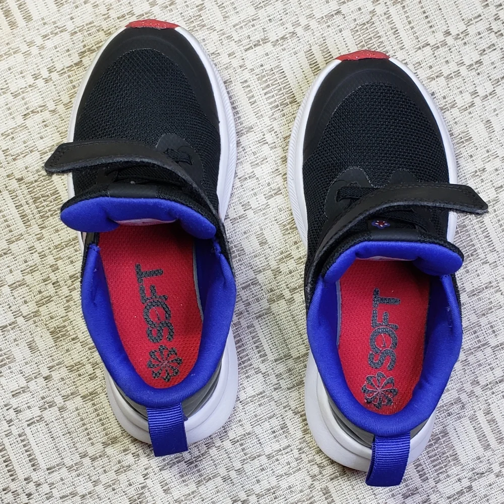 Nike girl sneakers