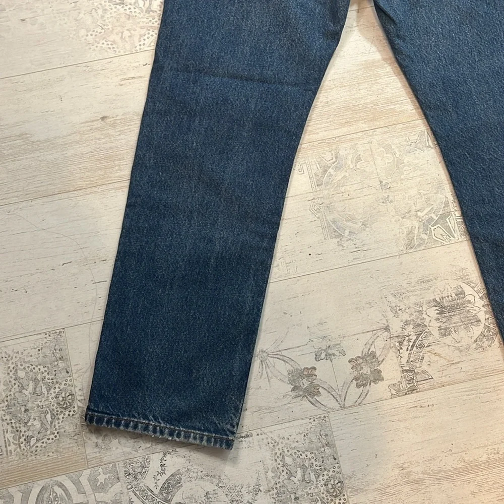 Levis excellent used