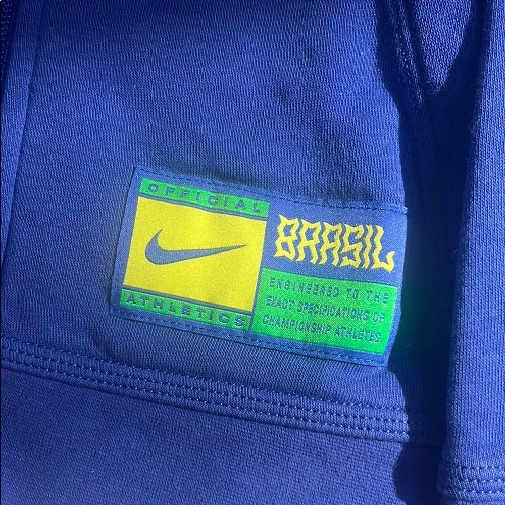(169)Nike Blue and Green Athletic Sweatshirt Full-Zip