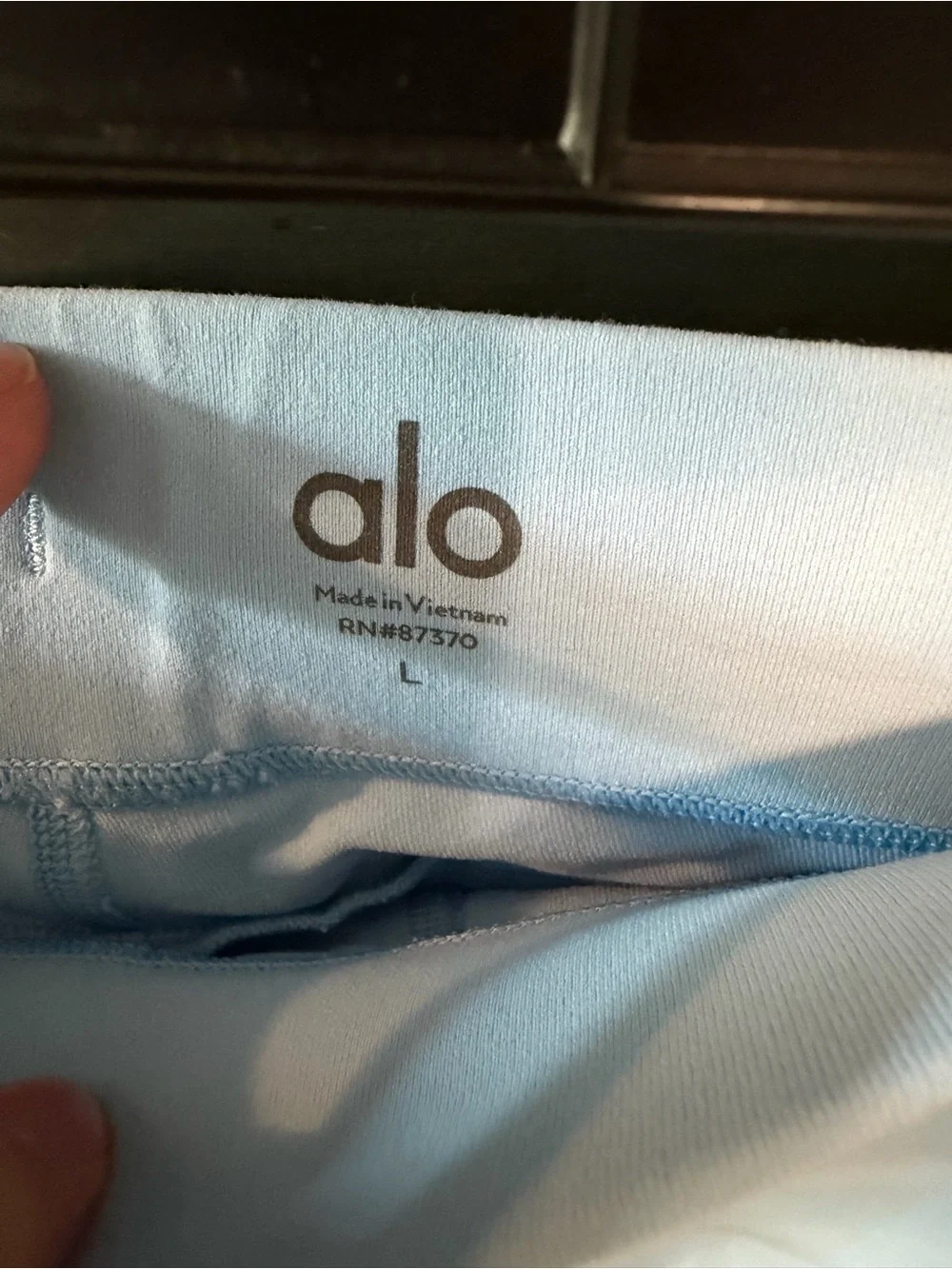 ALO Yoga light powder