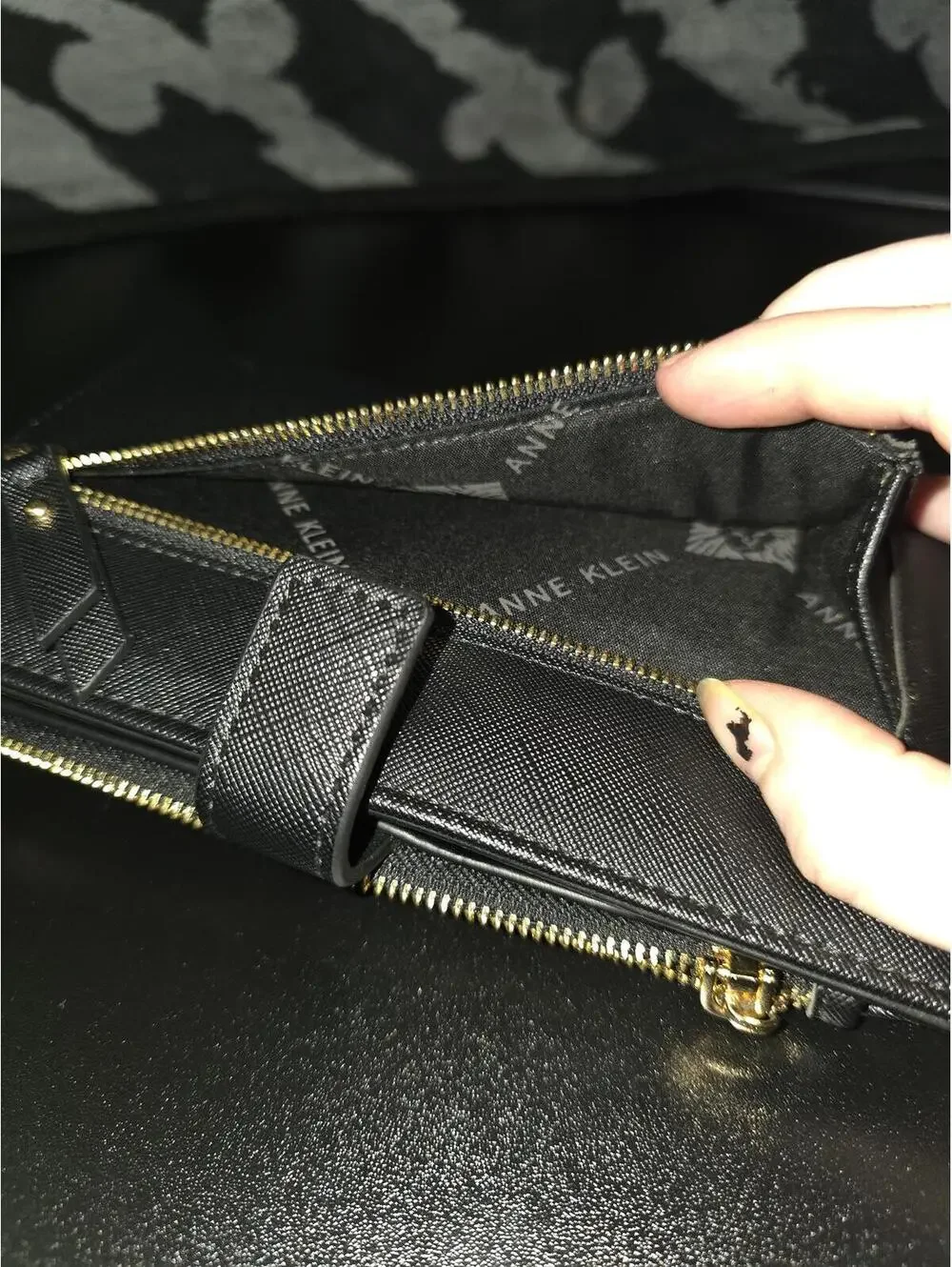 Anne Klein loved used