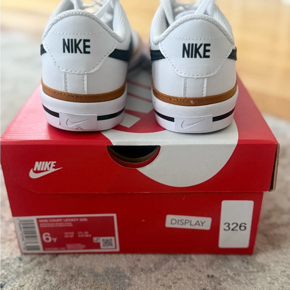 Nike Court Legacy White Black Gum Sneakers Youth 6Y Women’s 7.5 New