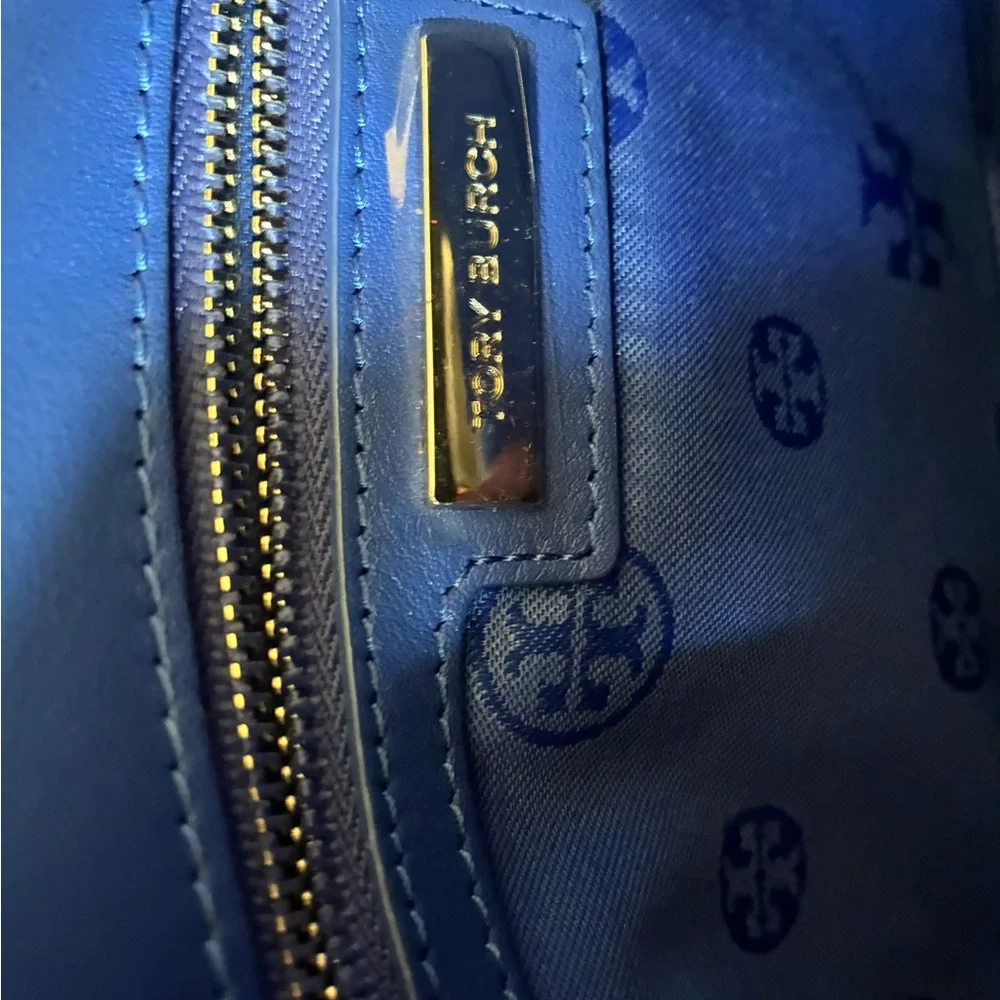 Tory Burch Miller Crossbody • Signature Logo • Like New • Classic Leather