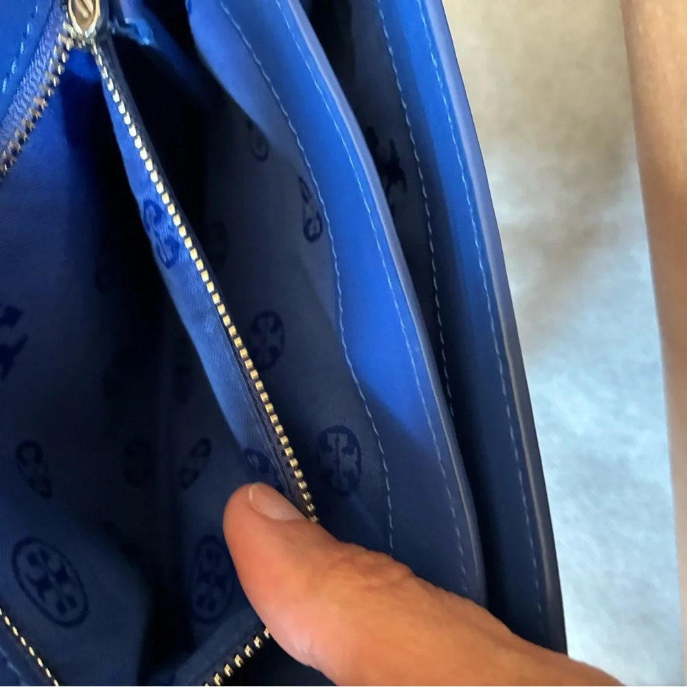 Tory Burch Miller Crossbody • Signature Logo • Like New • Classic Leather