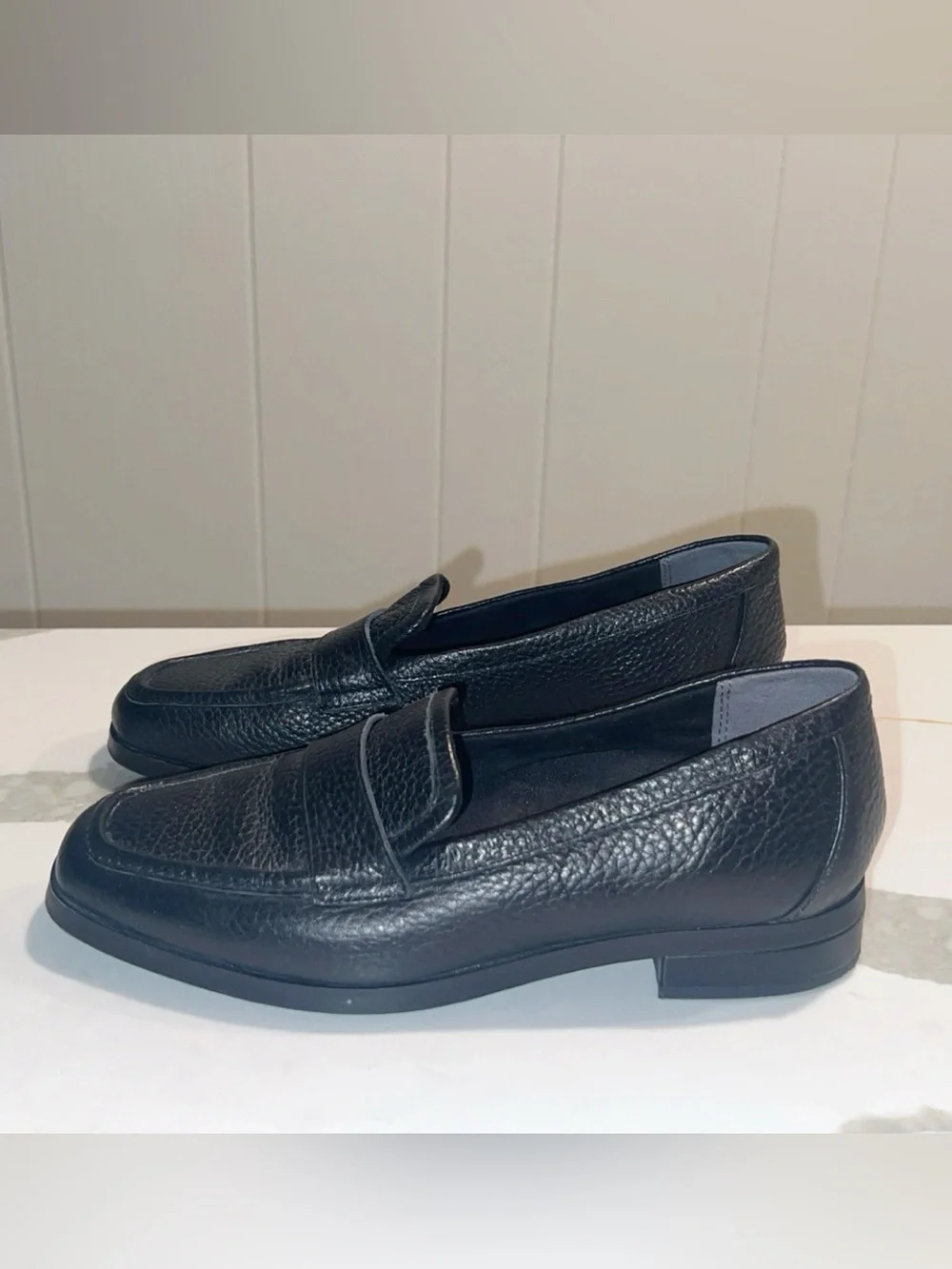 Vionic refined pebble