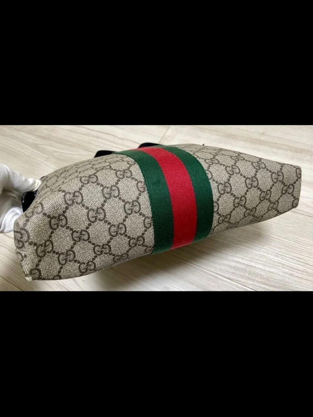 Gucci messenger bag