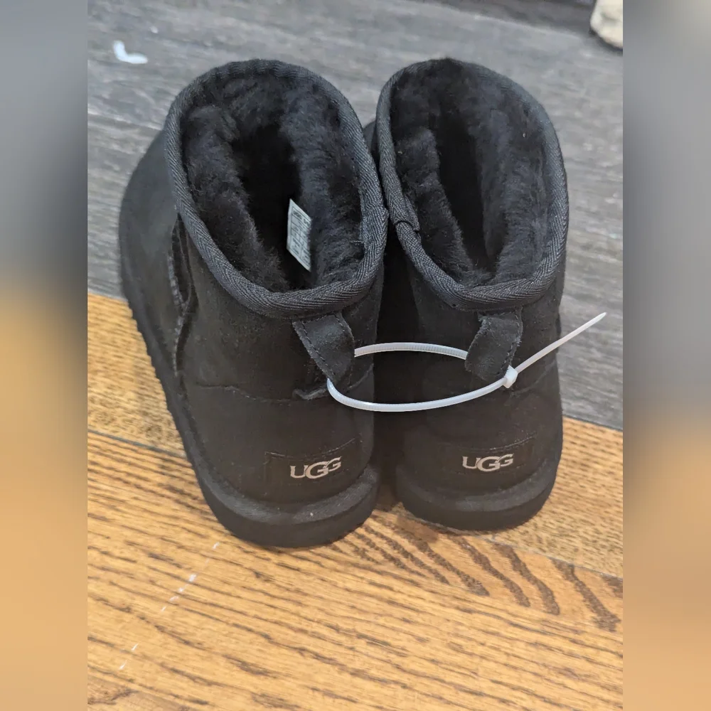 UGG new no