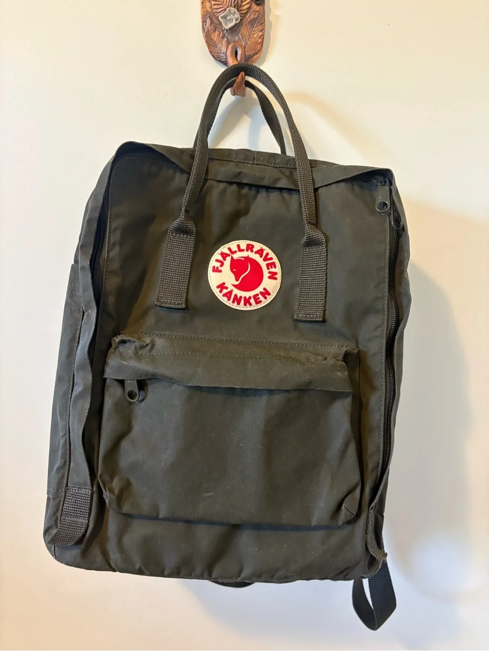 Kånken Classic Olive Green Backpack