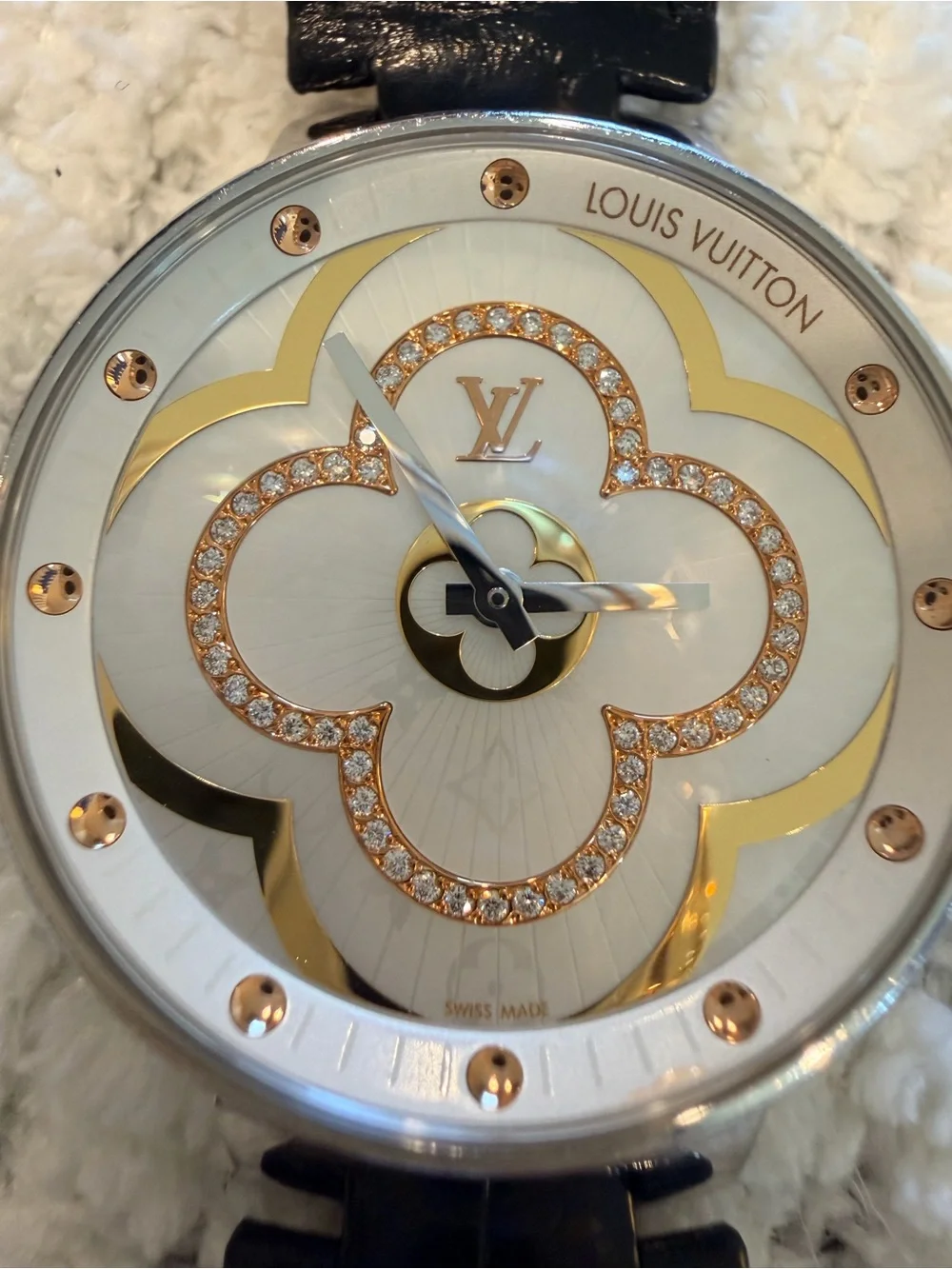 Louis Vuitton leather diamond contrast