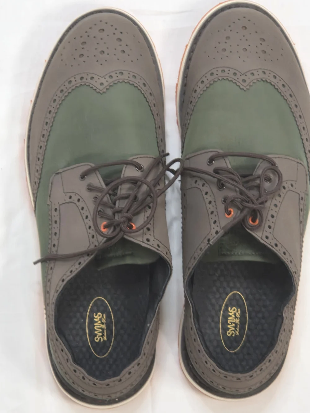 Swims modern wingtip