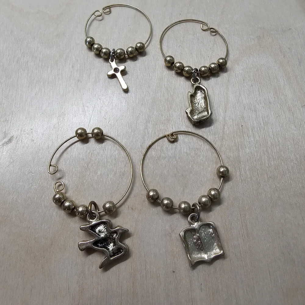 unbranded elegant silver