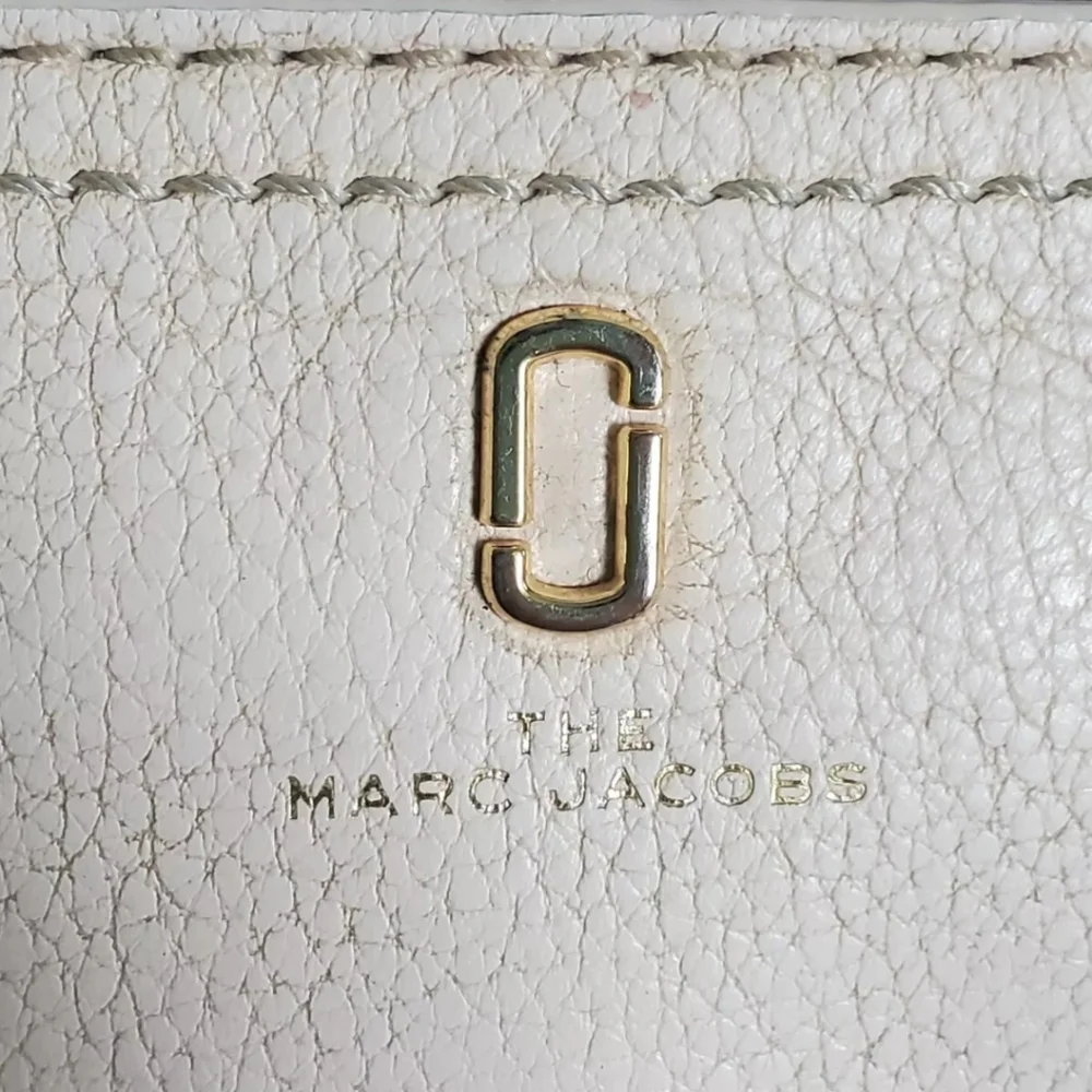 Marc Jacobs pretty pink