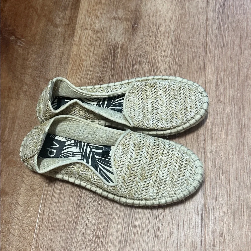 DV by Dolce Vita stylish comfortable