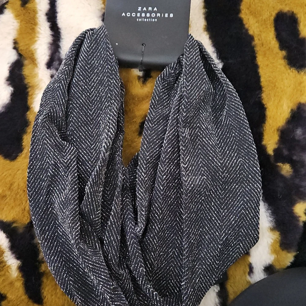NWT ZARA BLACK SILVER‎ METALLIC SKINNY SCARF