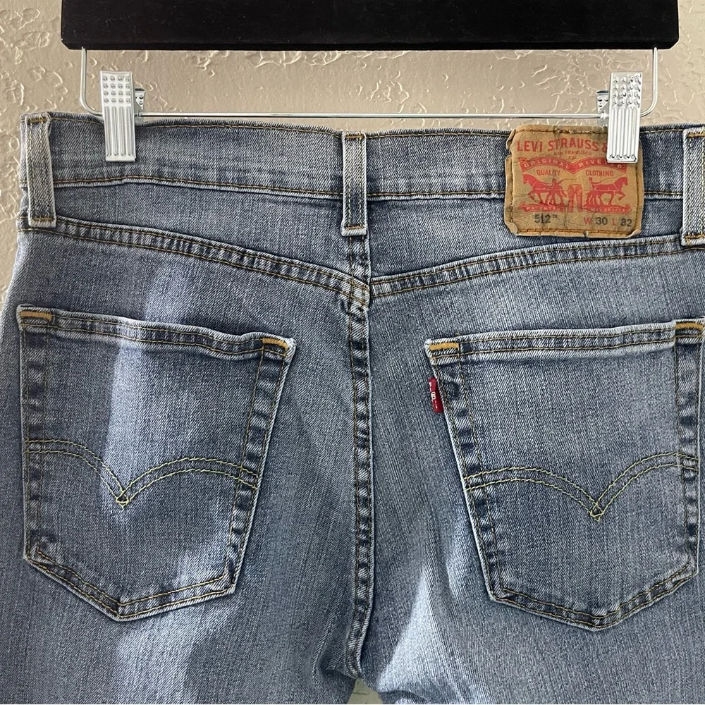 Levis stylish light