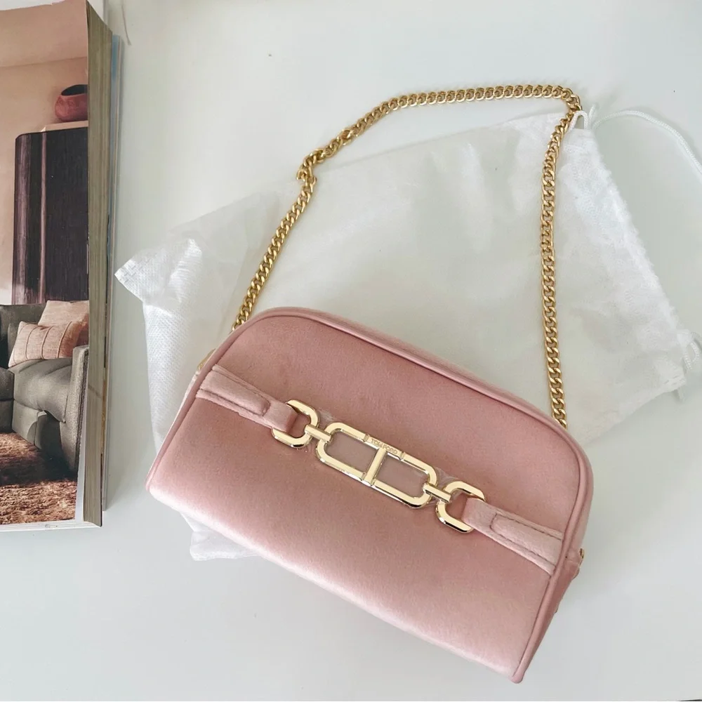 Tom Ford Dusty Pink Cosmetic Bag with Shoulder Chain‎