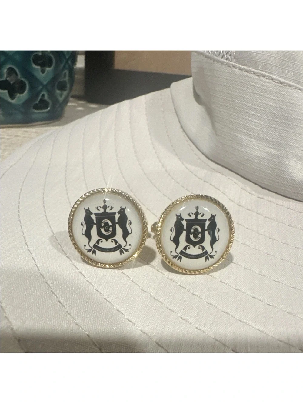 Round Gold Plated Enamel Heraldic Crest T-Bar Men's Cufflinks White/Black