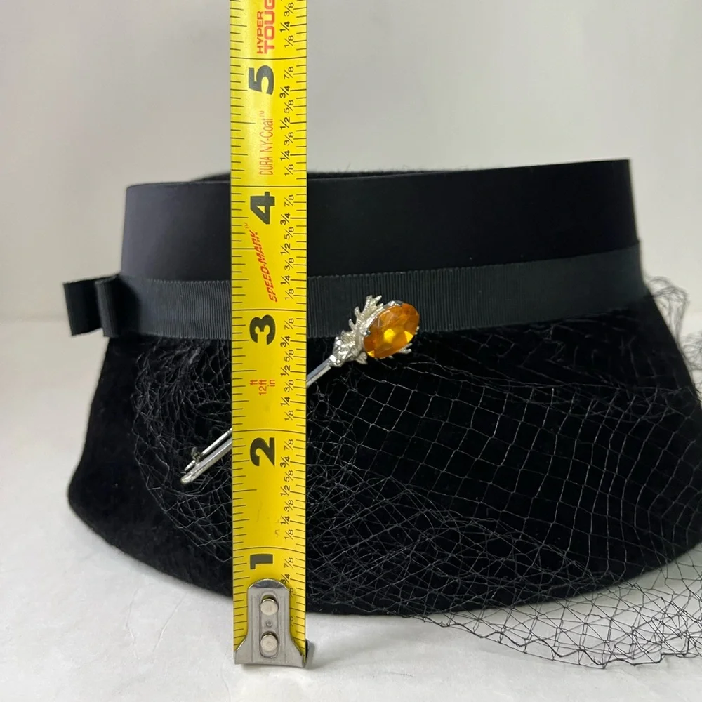 Vintage Peachbloom Velour Ladies Hat Union Made Size Medium Black with hatpin