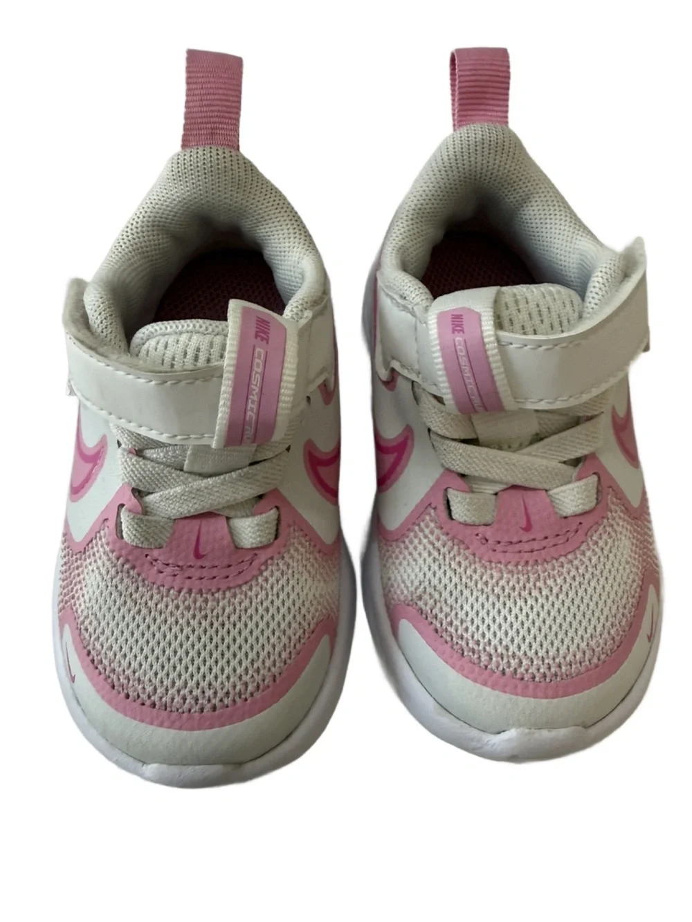 Nike Toddler Cosmic Runner White and Pink Velcro Athletic Sneakers. 4C
