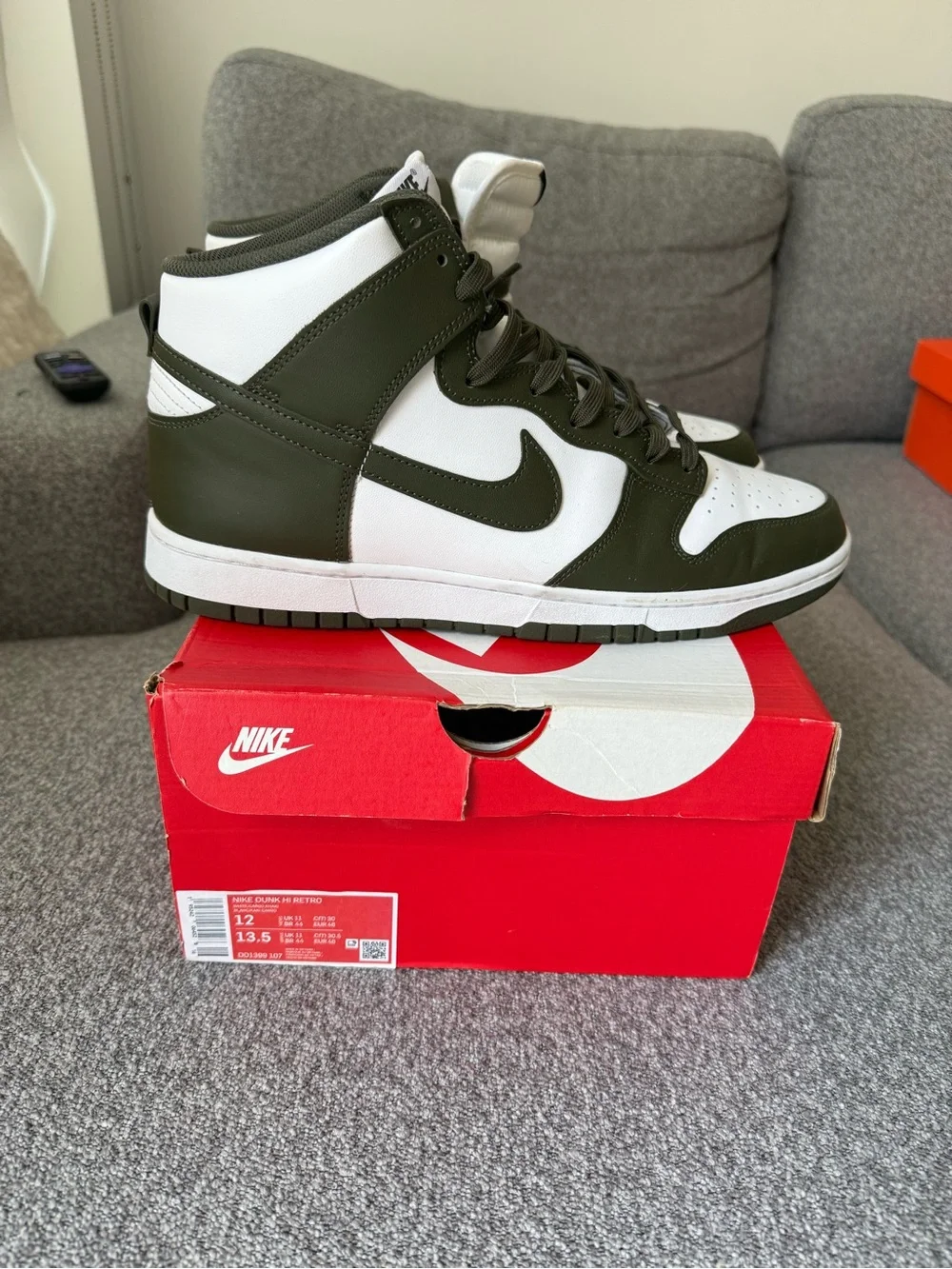 Nike worn 2x 12