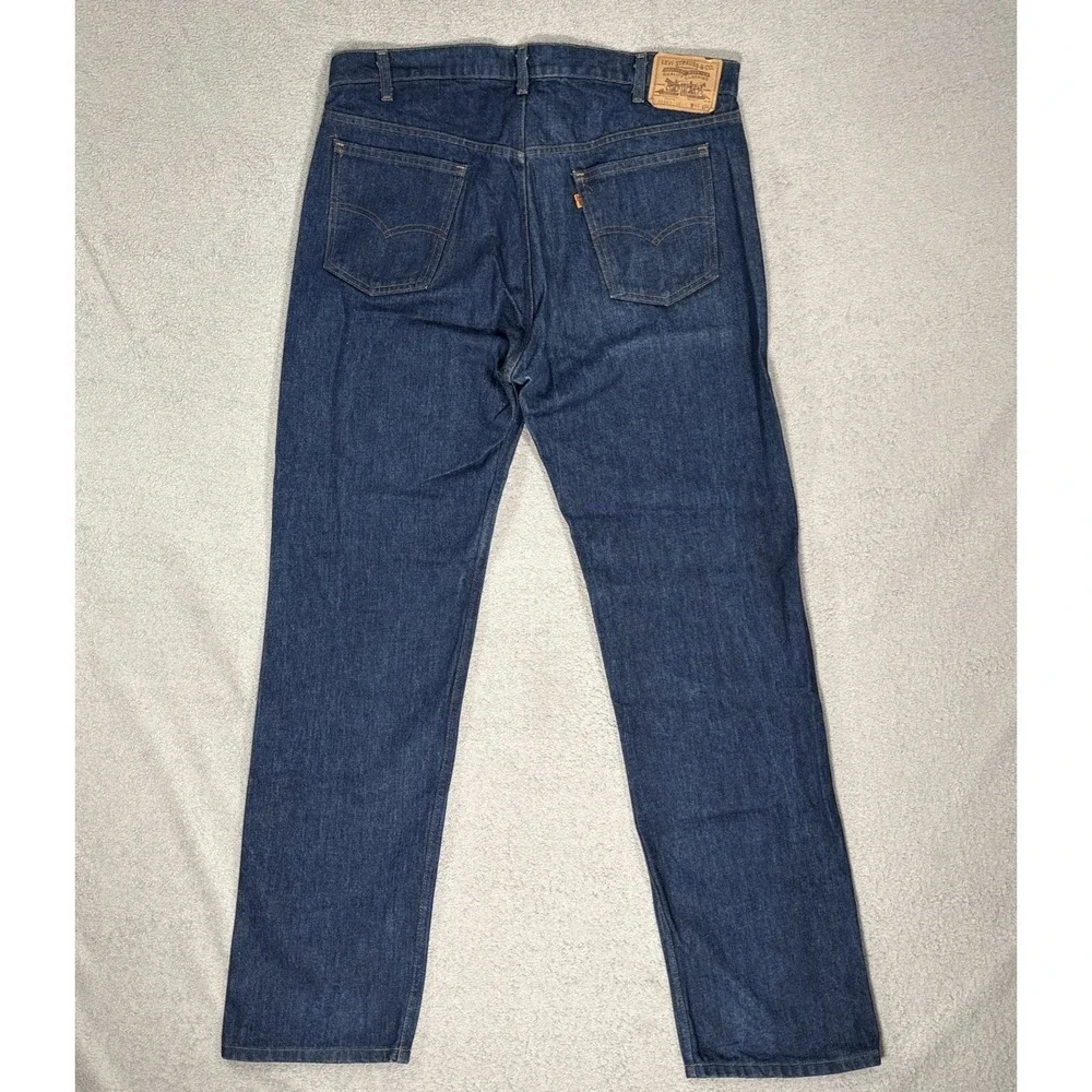 Levis back waist