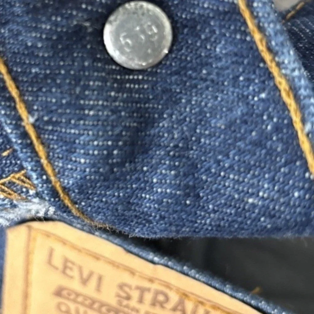 Levis back waist