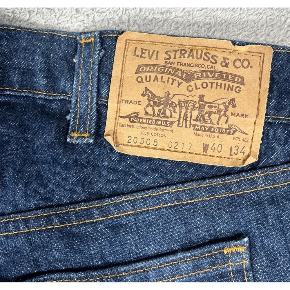 Levis back waist