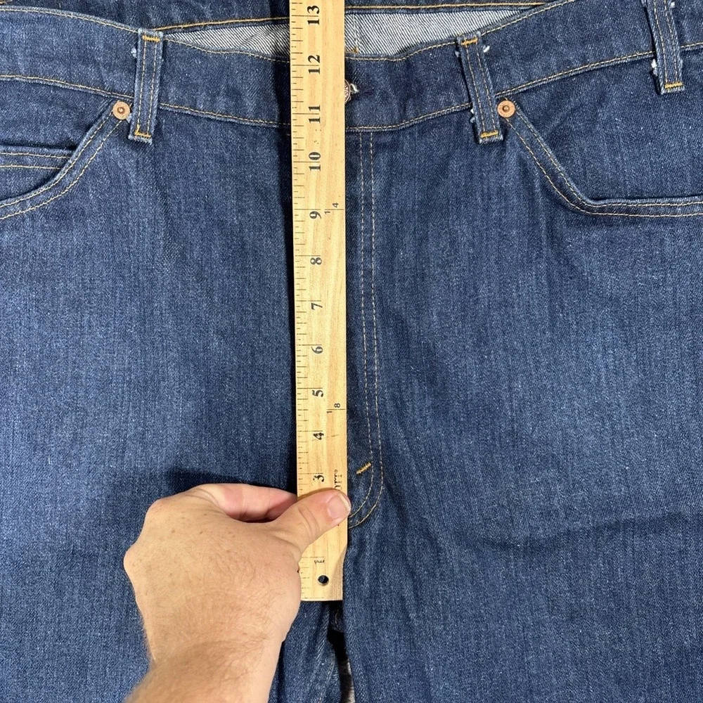 Levis back waist
