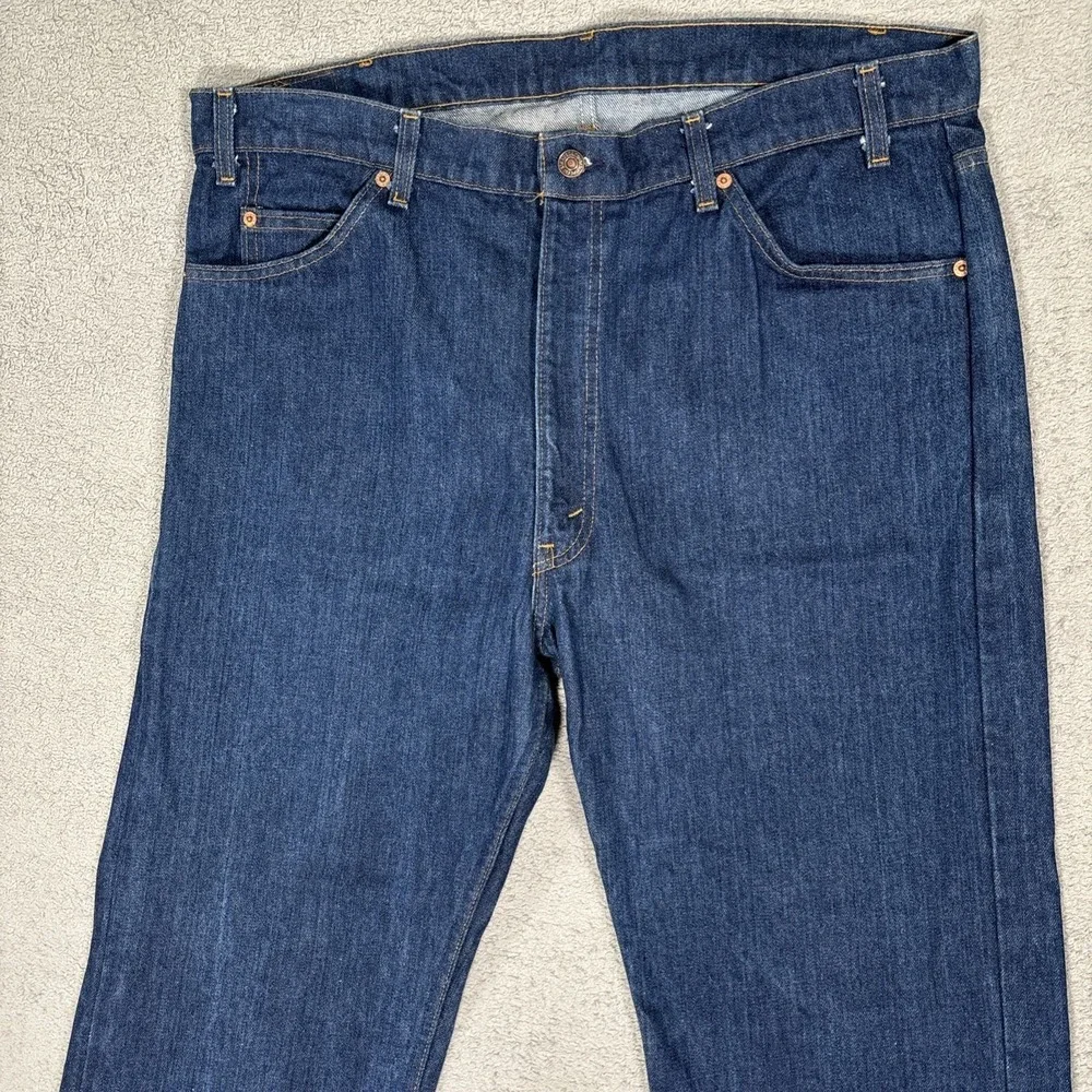 Levis back waist