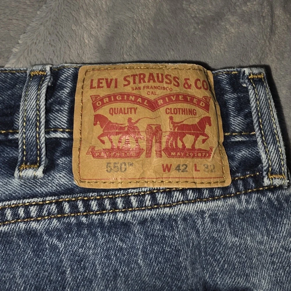 Levi's 550 Denim Blue Jeans Mens 42x 32 Measures 40x30‎