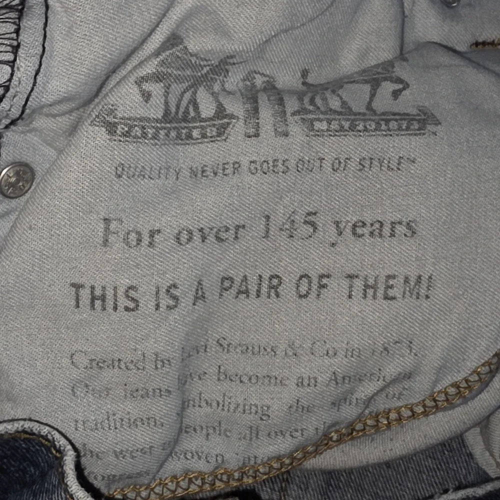 Levi's 550 Denim Blue Jeans Mens 42x 32 Measures 40x30‎