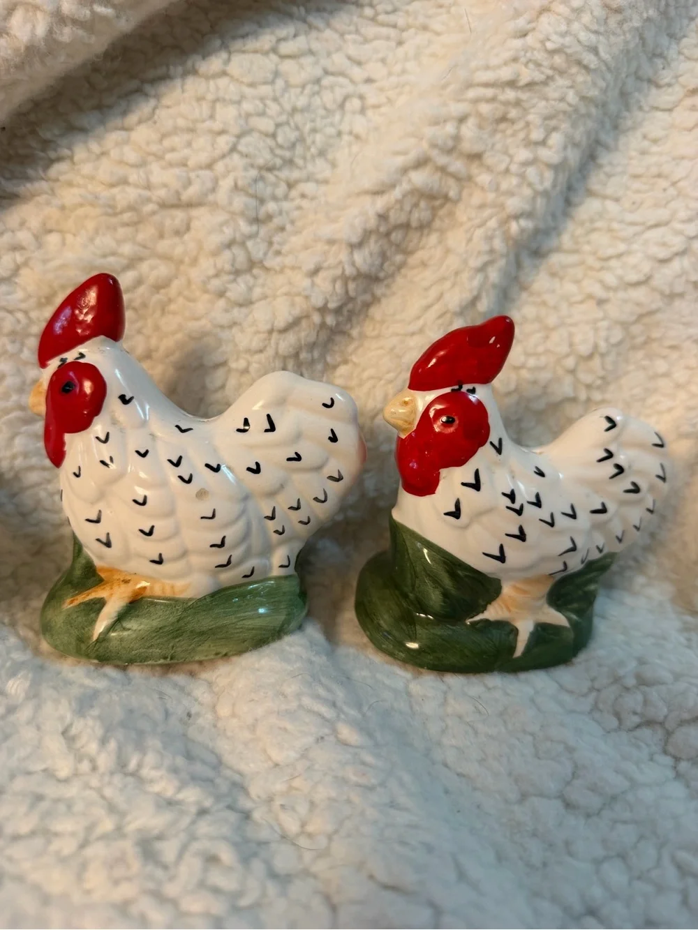 Vintage Hand-Painted Ceramic Rooster Salt & Pepper Shakers - White & Red