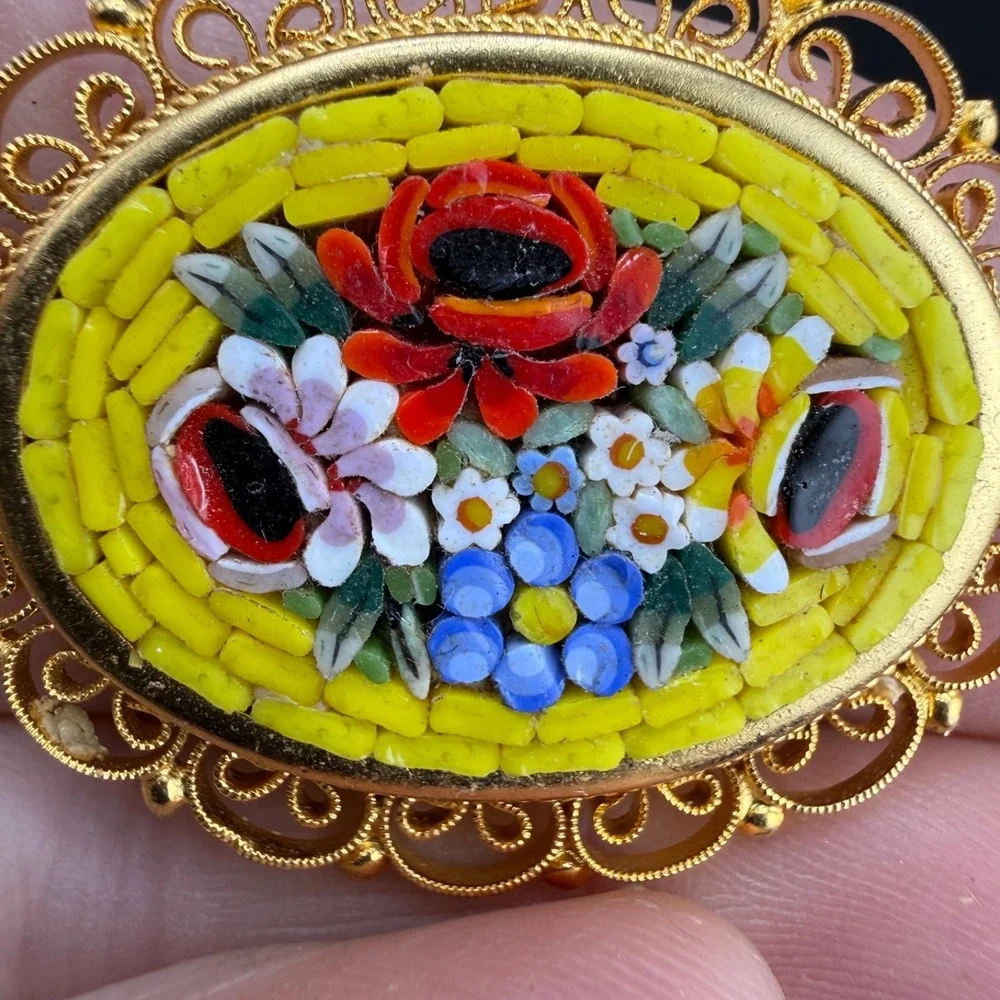 Vintage‎ Micri Mosaic Brooch Gold Tone Yellow Background Stamped Italy