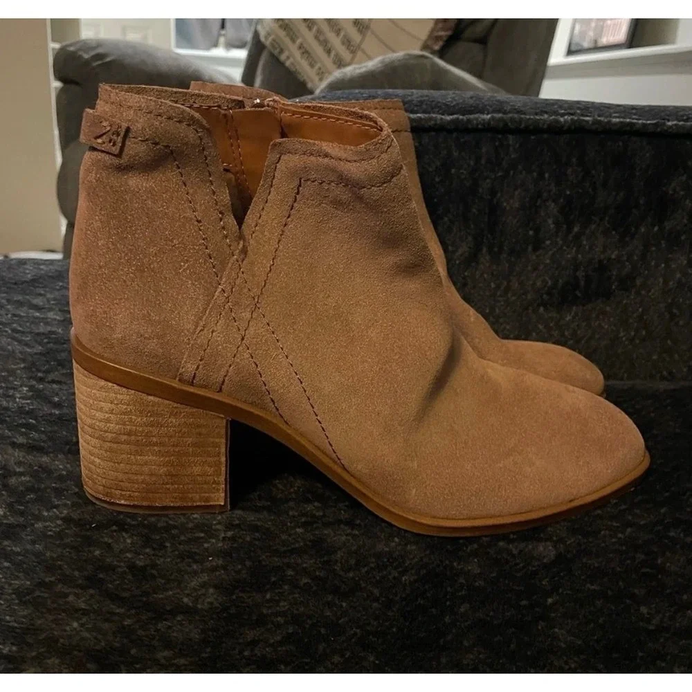 Zodiac Tan Suede‎ V Cut Block Heel Ankle Boots Size 11