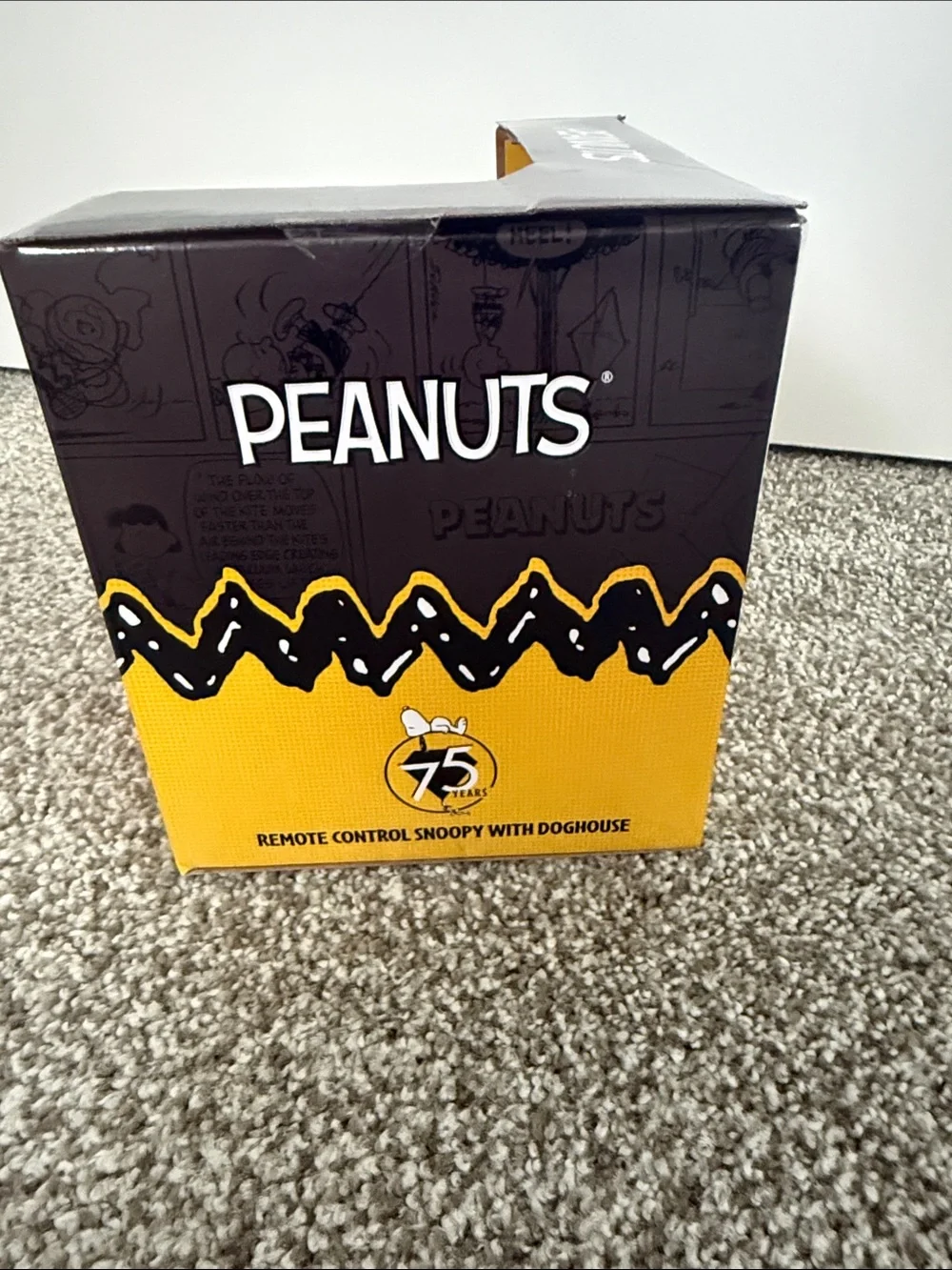 Peanuts branded snoopy
