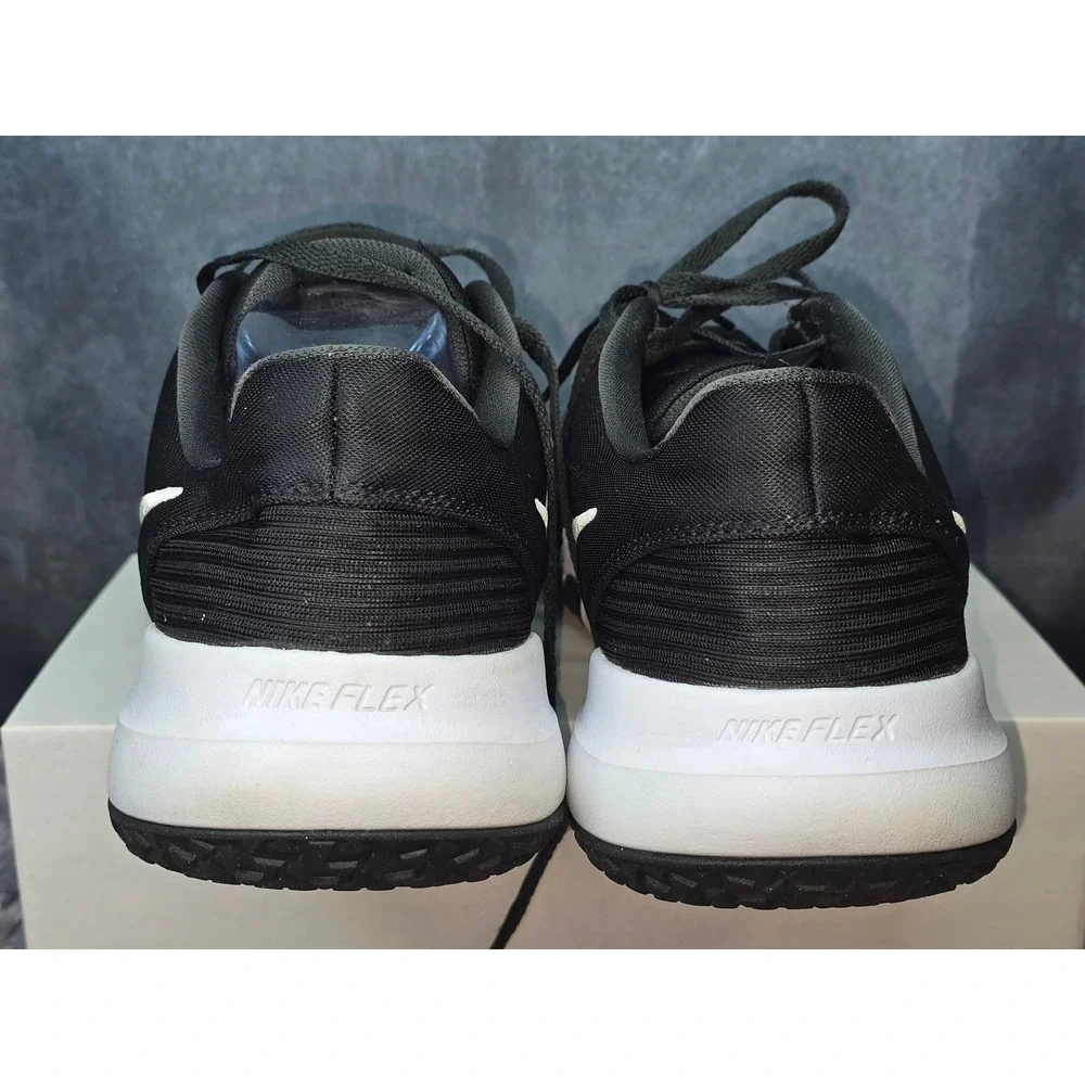 Nike training upper