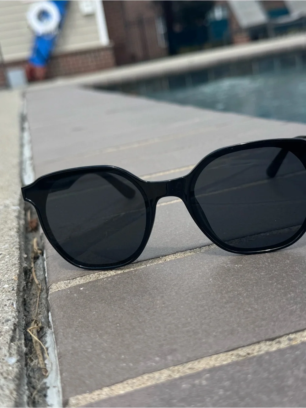 no brand stylish black