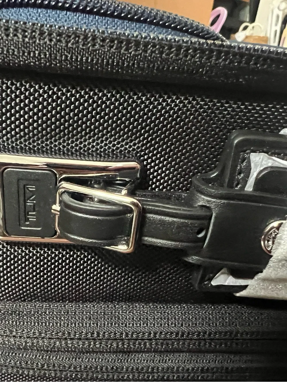Tumi arrive carry
