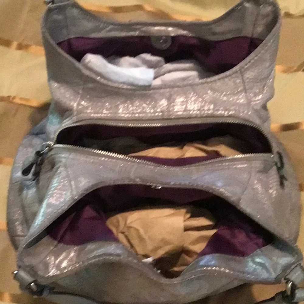 Coach handbag compartments